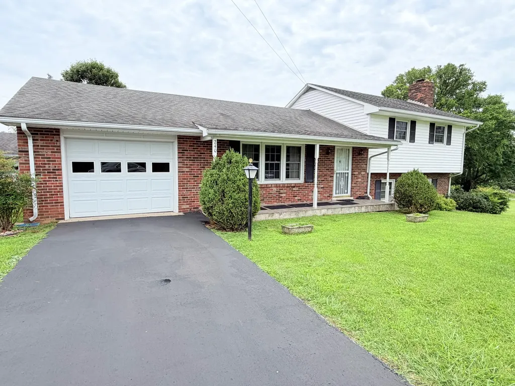 240 Hunter Street Mt Vernon KY 40456