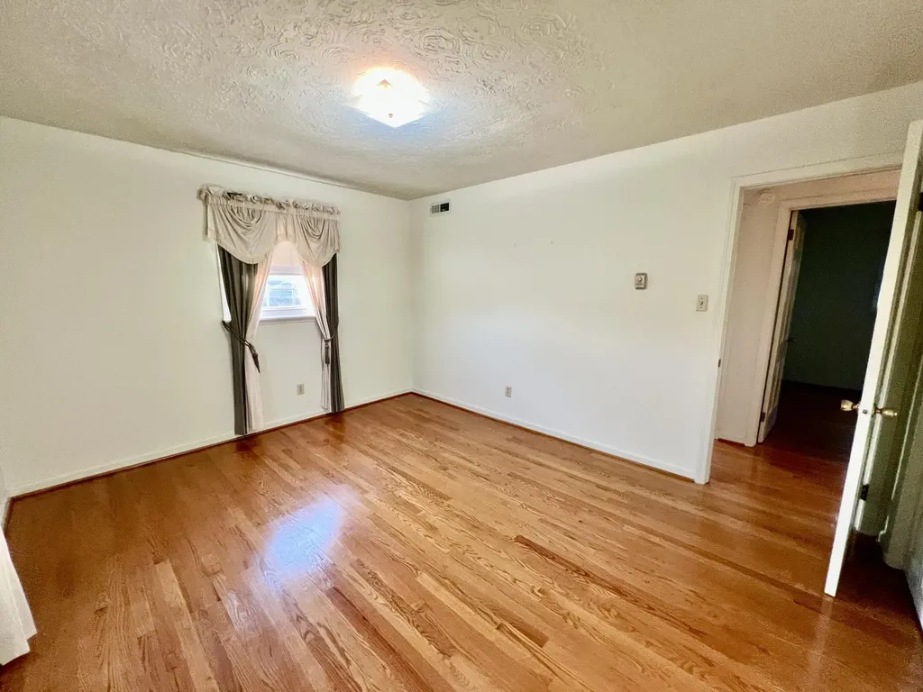 240 Hunter Street Mt Vernon KY 40456