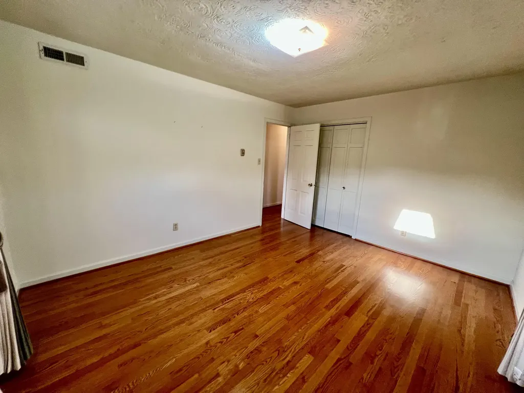 240 Hunter Street Mt Vernon KY 40456
