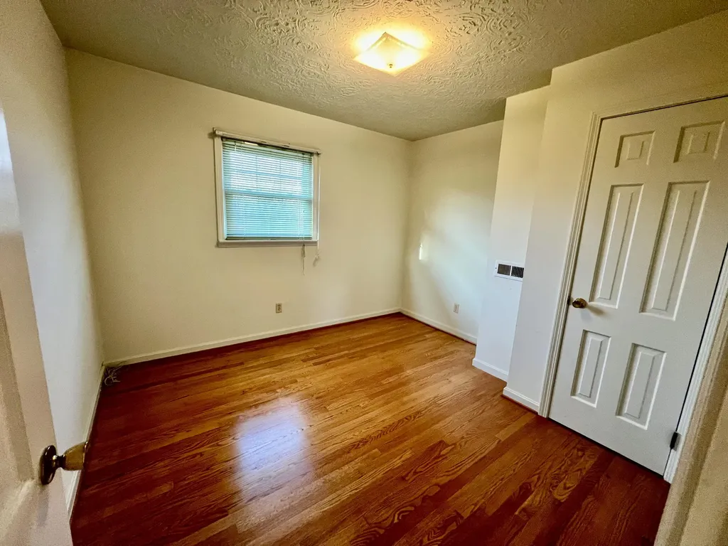240 Hunter Street Mt Vernon KY 40456