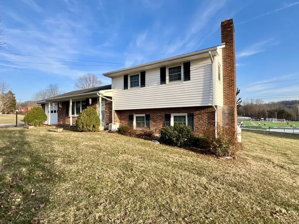 240 Hunter Street Mt Vernon KY 40456