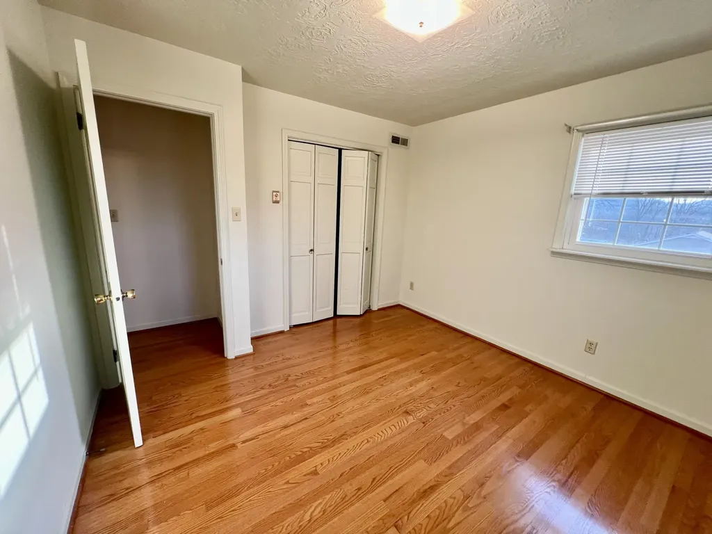 240 Hunter Street Mt Vernon KY 40456