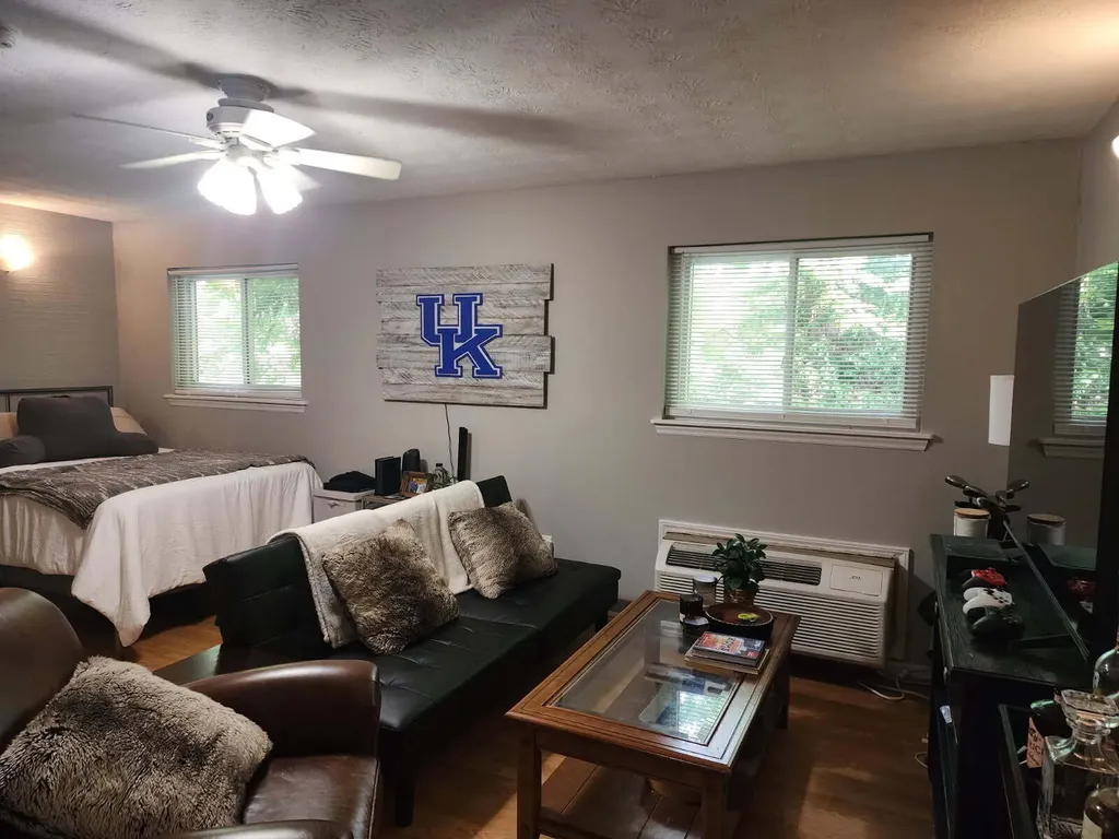 562 Woodland Avenue Lexington KY 40508