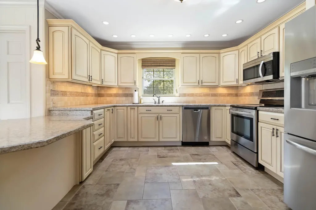 203 Cardinal Drive Richmond KY 40475