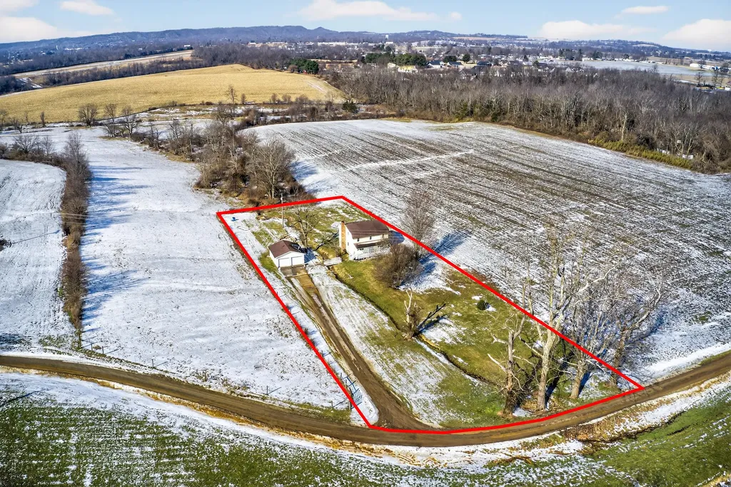 265 Givens Lane Danville KY 40422