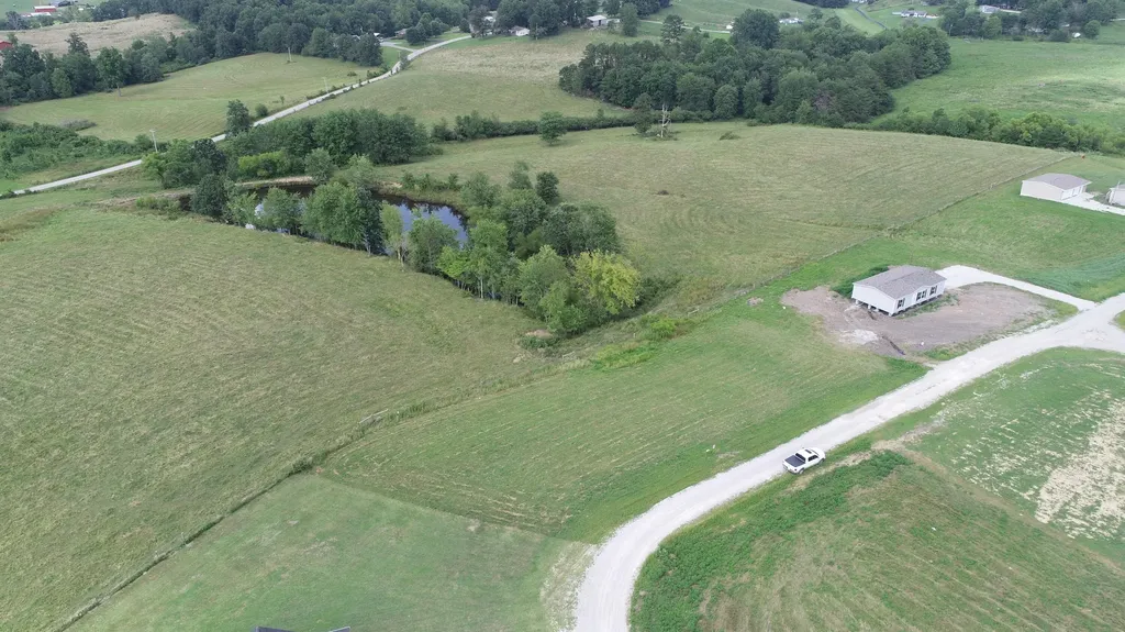 9 Turkey Loop East Bernstadt KY 40729