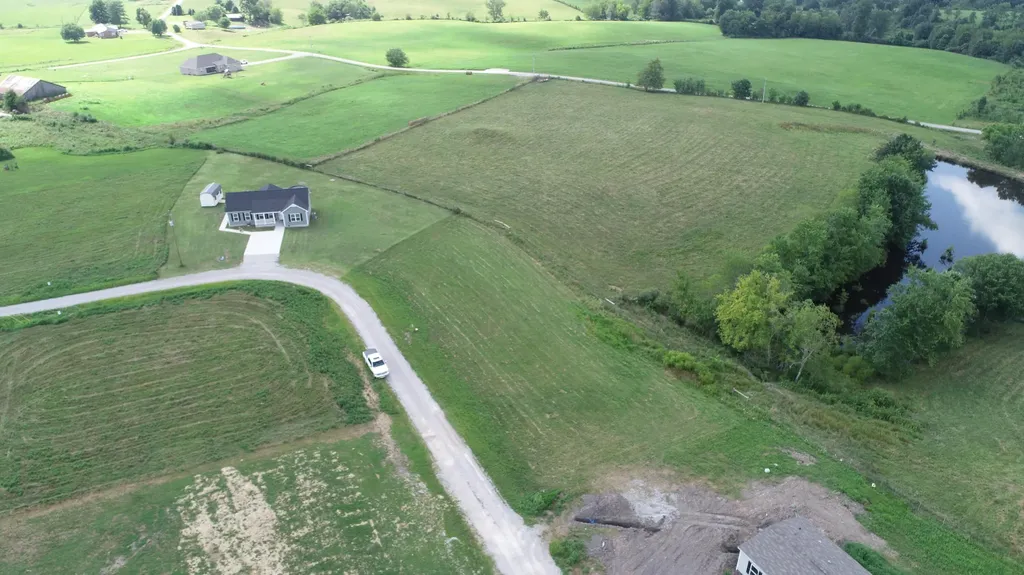 9 Turkey Loop East Bernstadt KY 40729