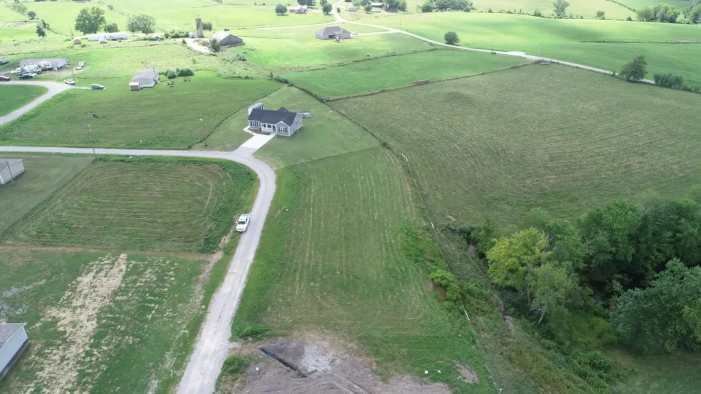 9 Turkey Loop East Bernstadt KY 40729