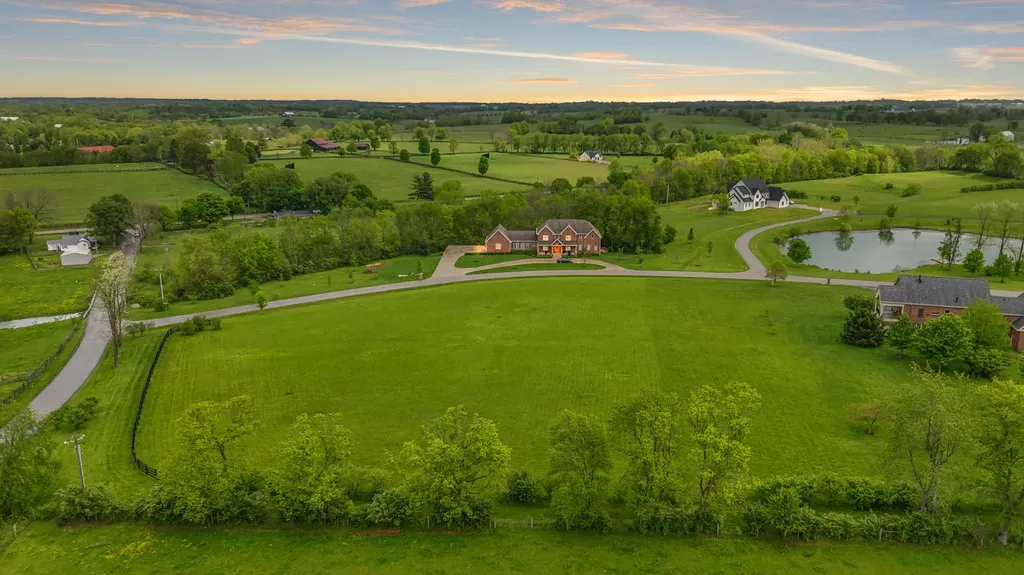 102 Pemberley Cove Lane Georgetown KY 40324