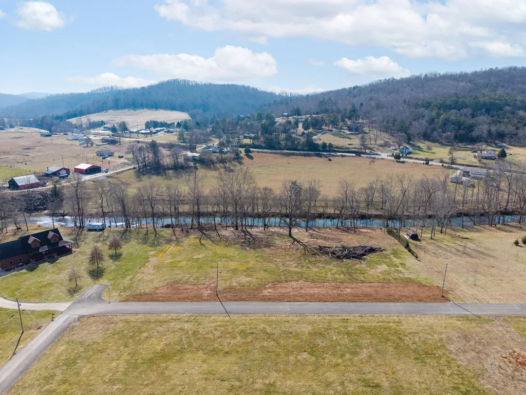 272 Cove Creek Drive Somerset KY 42501