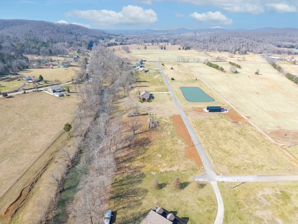 272 Cove Creek Drive Somerset KY 42501