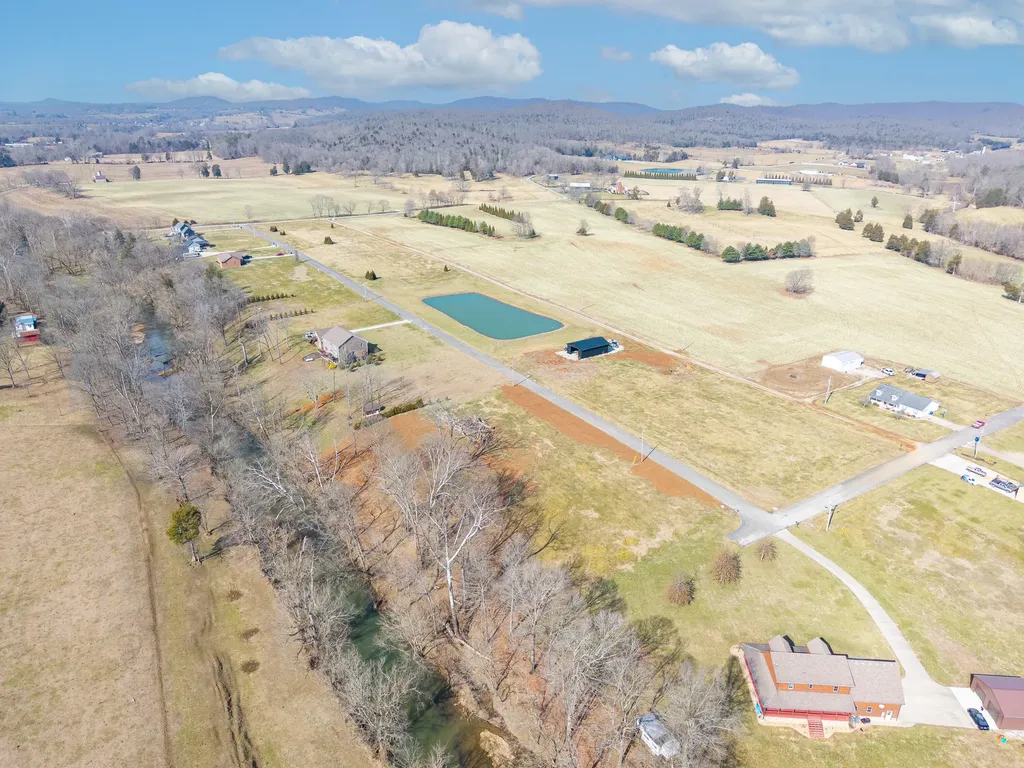 272 Cove Creek Drive Somerset KY 42501
