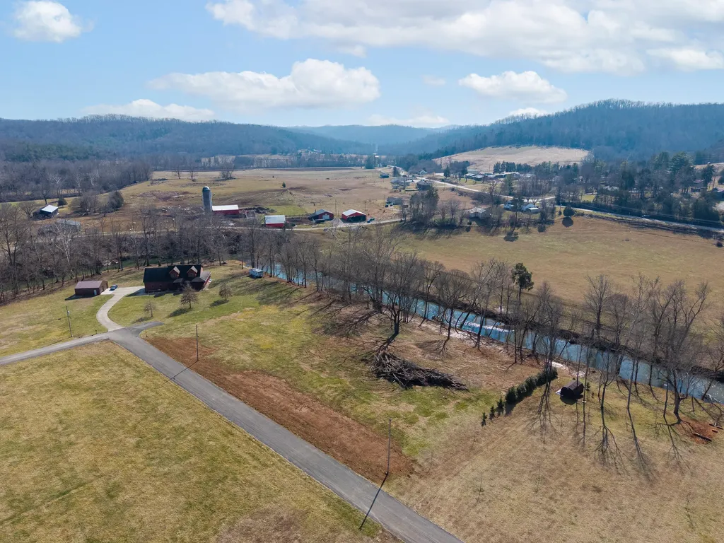 272 Cove Creek Drive Somerset KY 42501