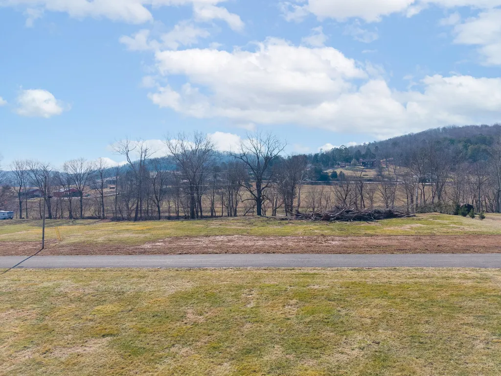 272 Cove Creek Drive Somerset KY 42501