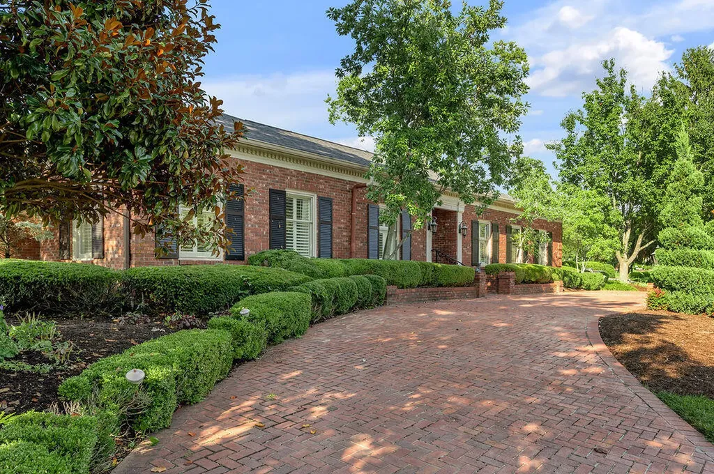 1401 Pendennis Circle Lexington KY 40502