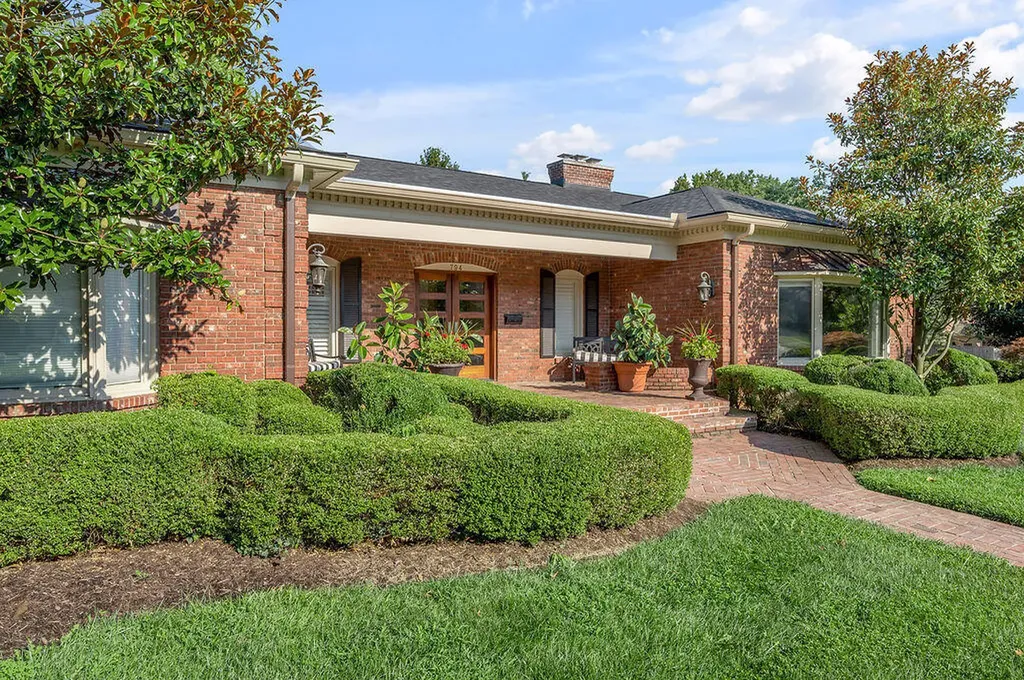1401 Pendennis Circle Lexington KY 40502