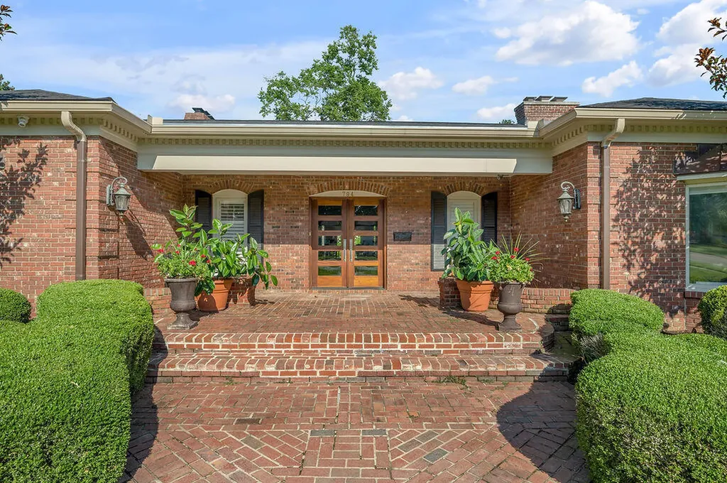 1401 Pendennis Circle Lexington KY 40502