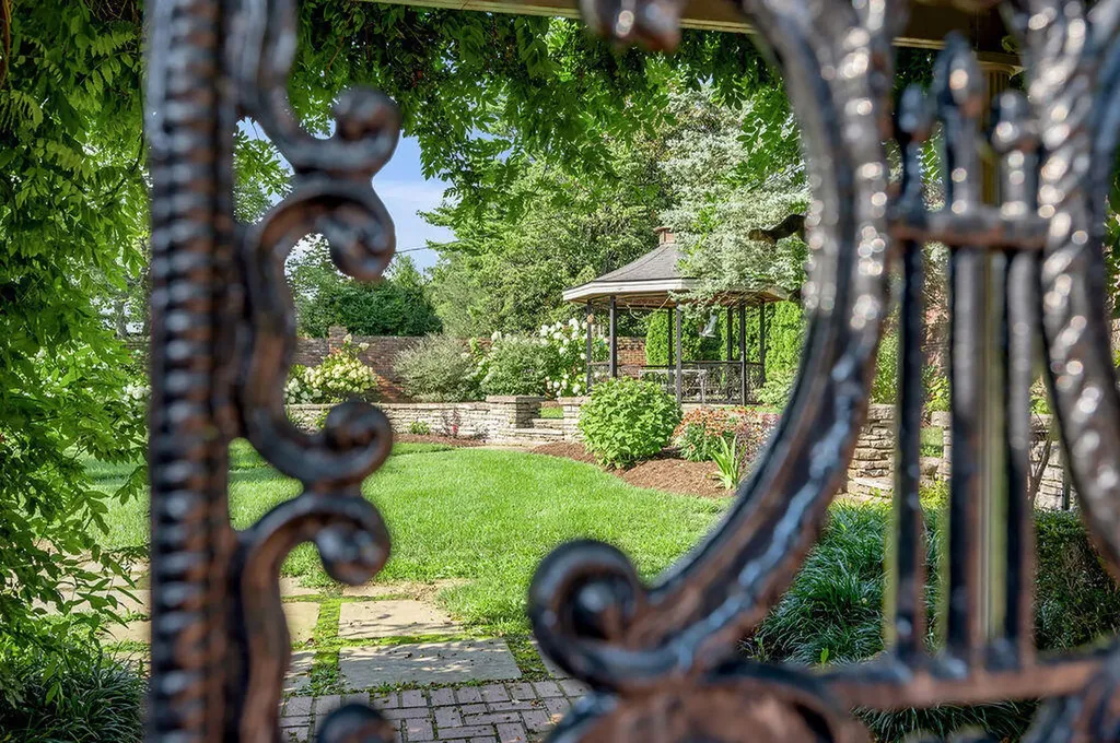 1401 Pendennis Circle Lexington KY 40502