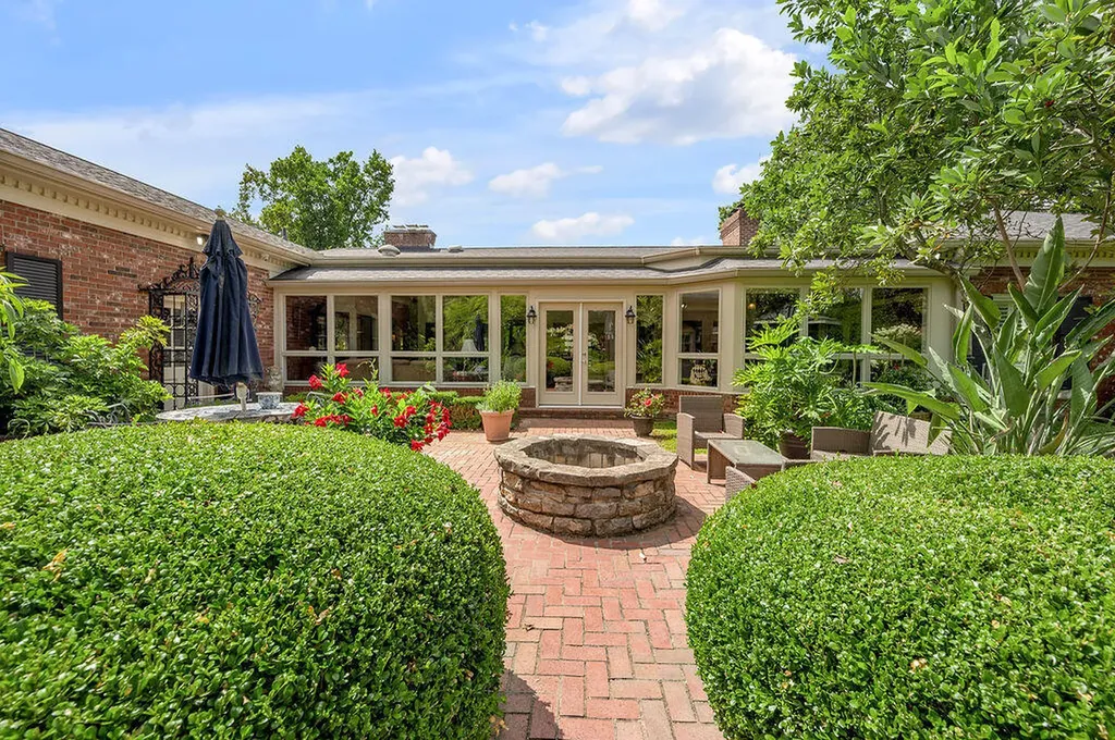 1401 Pendennis Circle Lexington KY 40502