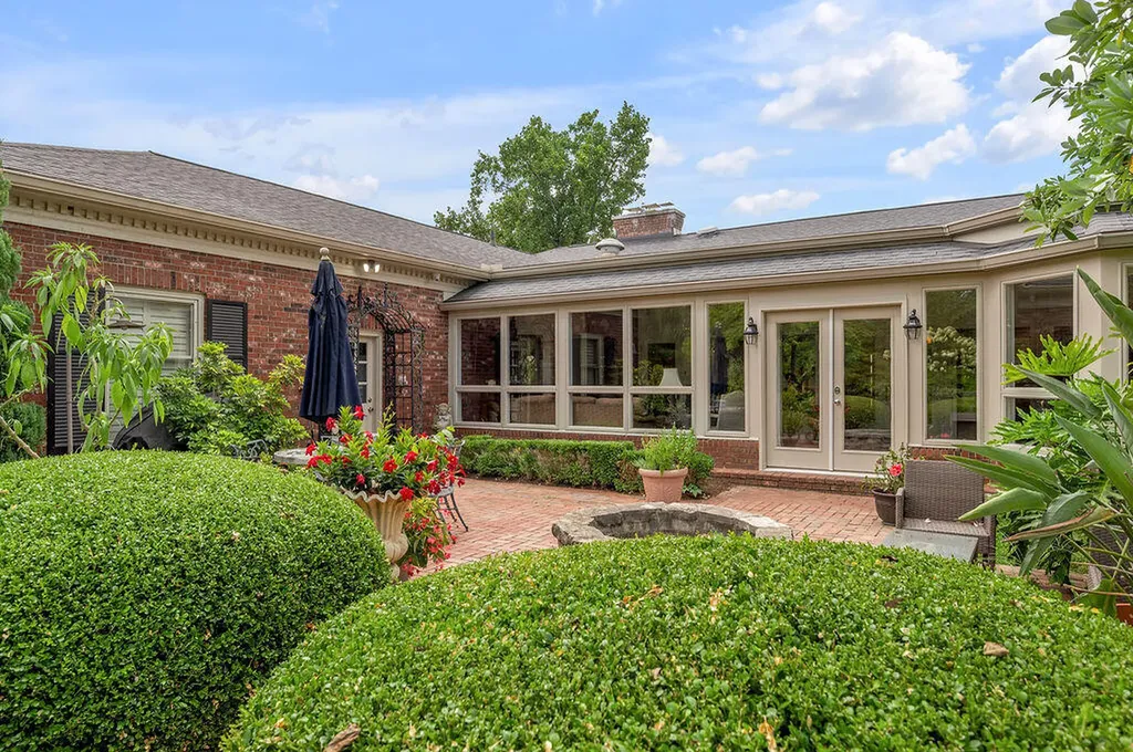 1401 Pendennis Circle Lexington KY 40502