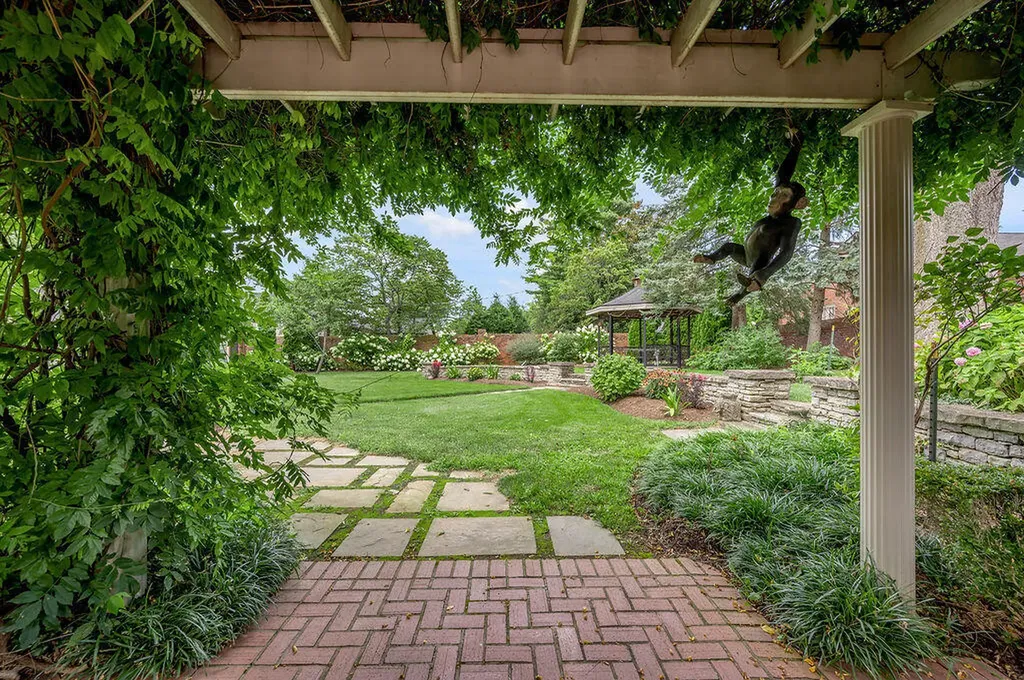 1401 Pendennis Circle Lexington KY 40502