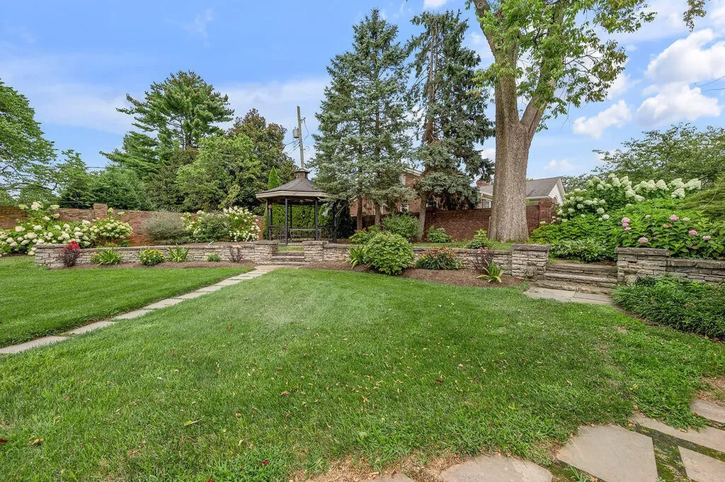 1401 Pendennis Circle Lexington KY 40502