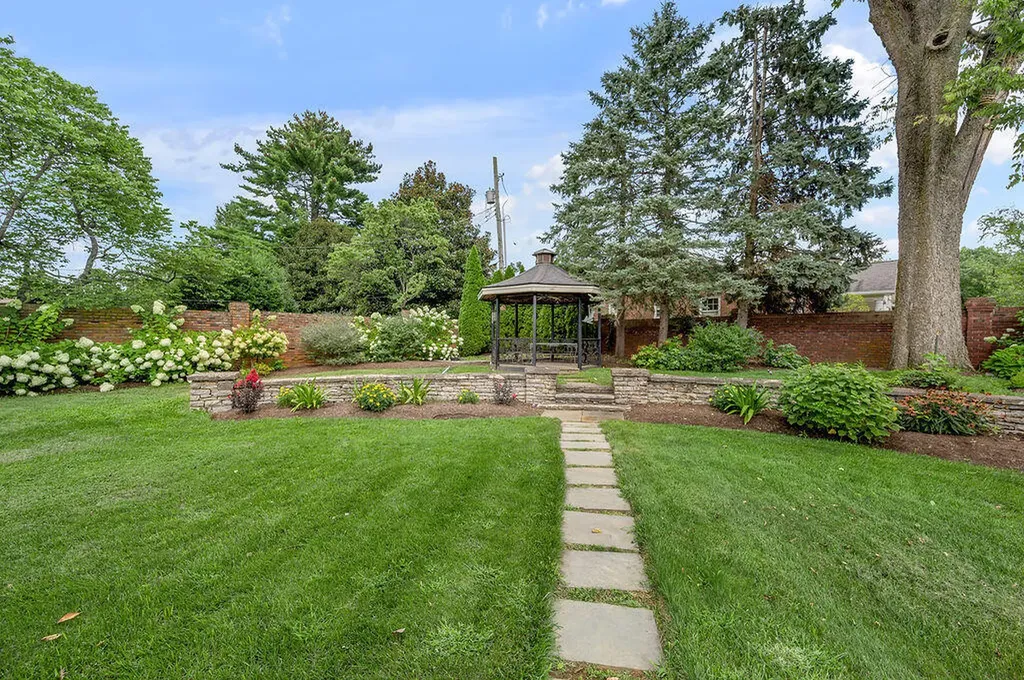 1401 Pendennis Circle Lexington KY 40502