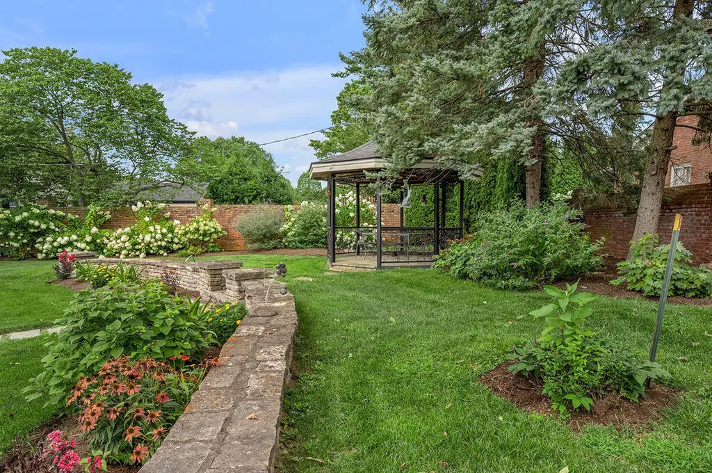 1401 Pendennis Circle Lexington KY 40502
