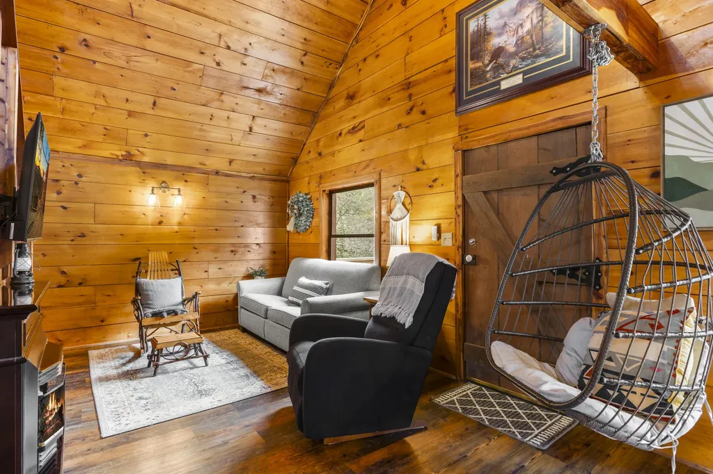 645-1 Right Fork Fixer Road Beattyville KY 41311
