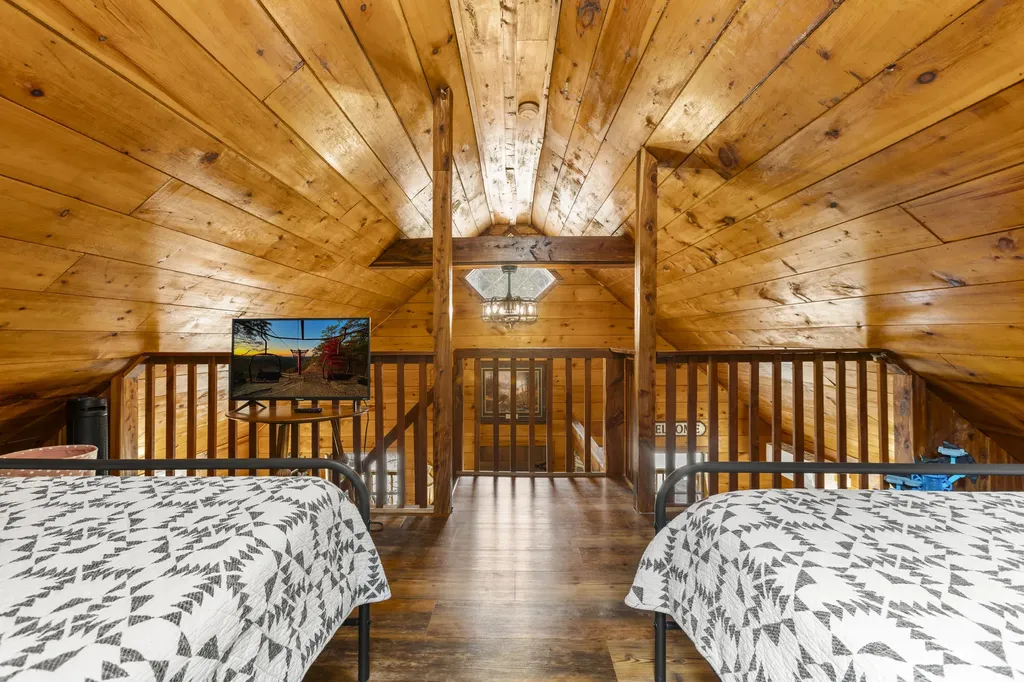645-1 Right Fork Fixer Road Beattyville KY 41311