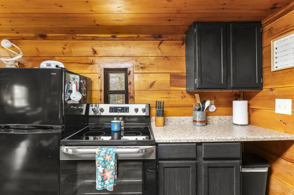 645-1 Right Fork Fixer Road Beattyville KY 41311