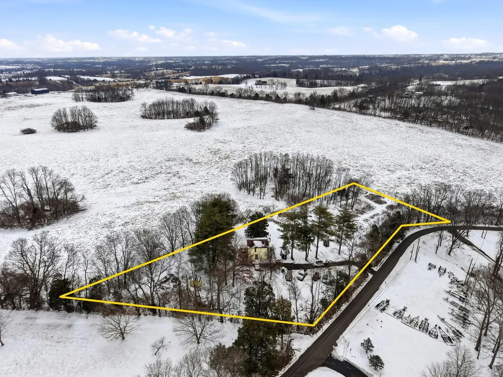 1031 Paradise Camp Road Harrodsburg KY 40330