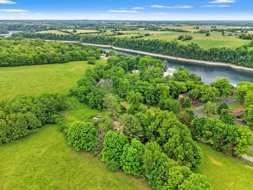 1031 Paradise Camp Road Harrodsburg KY 40330