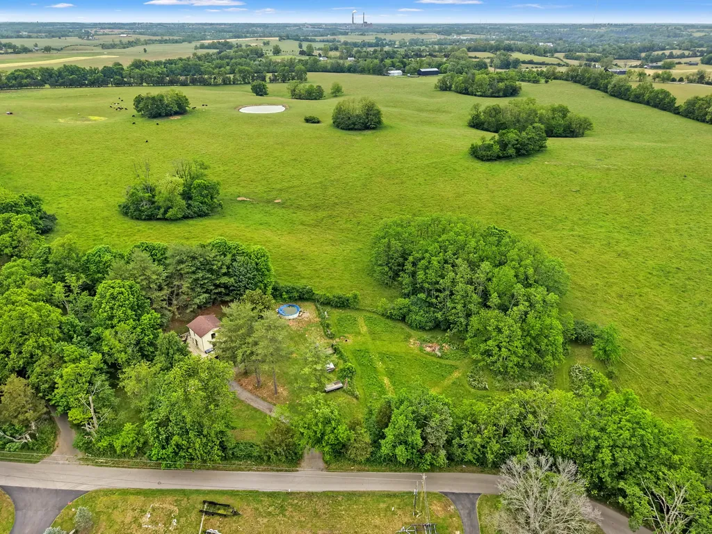 1031 Paradise Camp Road Harrodsburg KY 40330