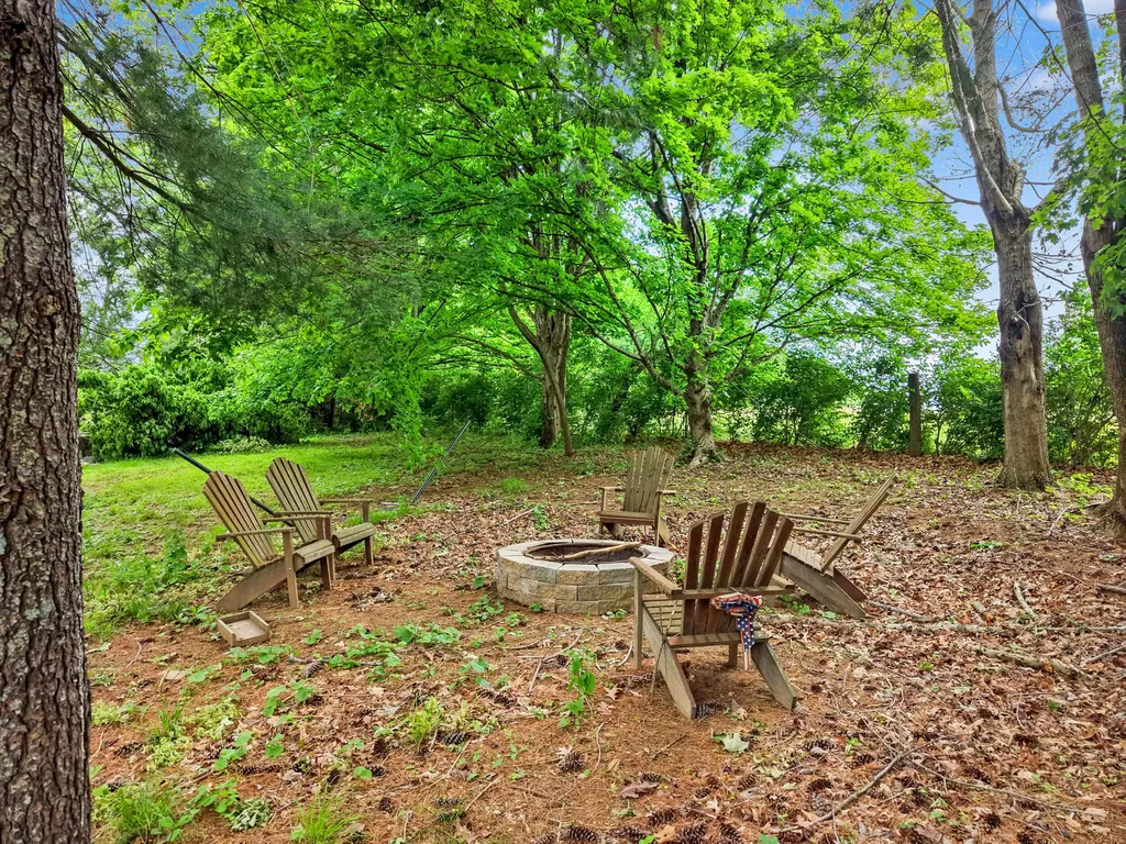 1031 Paradise Camp Road Harrodsburg KY 40330