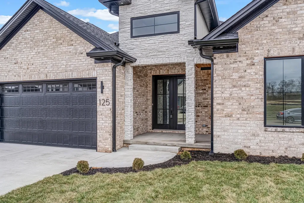 125 Farmers Bluff Nicholasville KY 40356