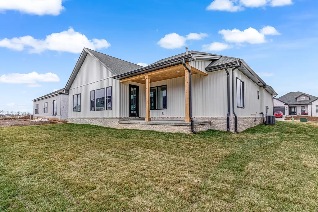 125 Farmers Bluff Nicholasville KY 40356