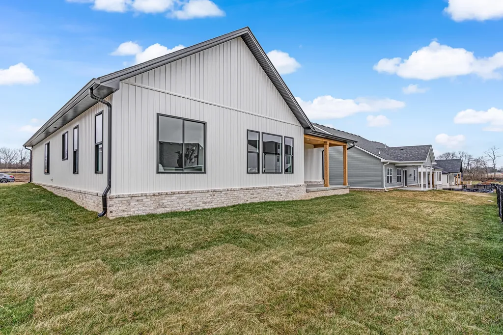 125 Farmers Bluff Nicholasville KY 40356