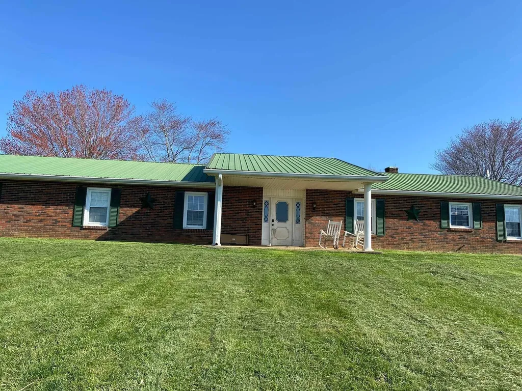 979 Walnut Grove School Road Waynesburg KY 40489
