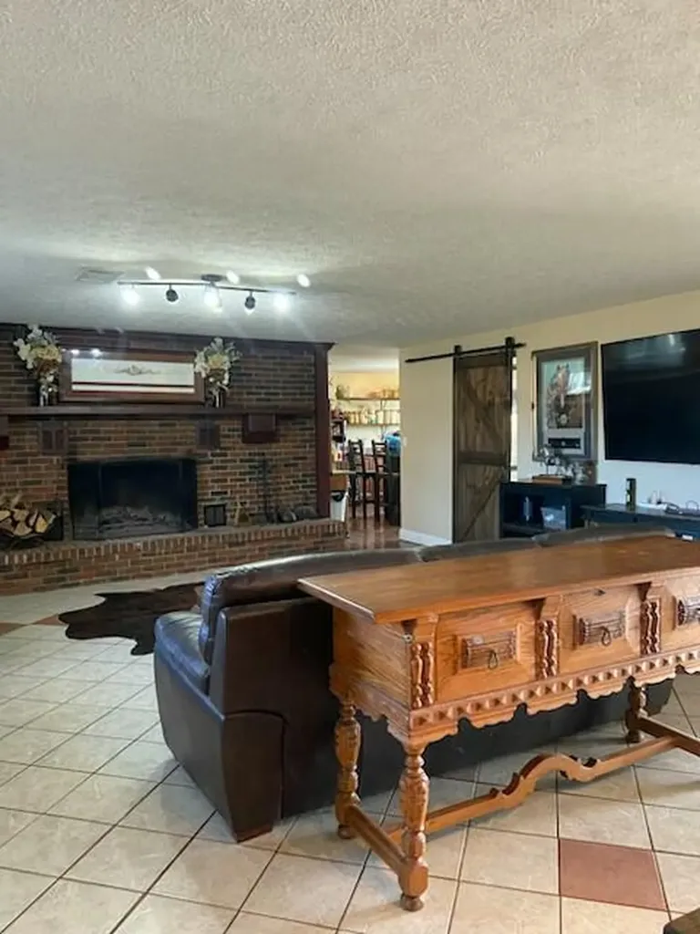979 Walnut Grove School Road Waynesburg KY 40489
