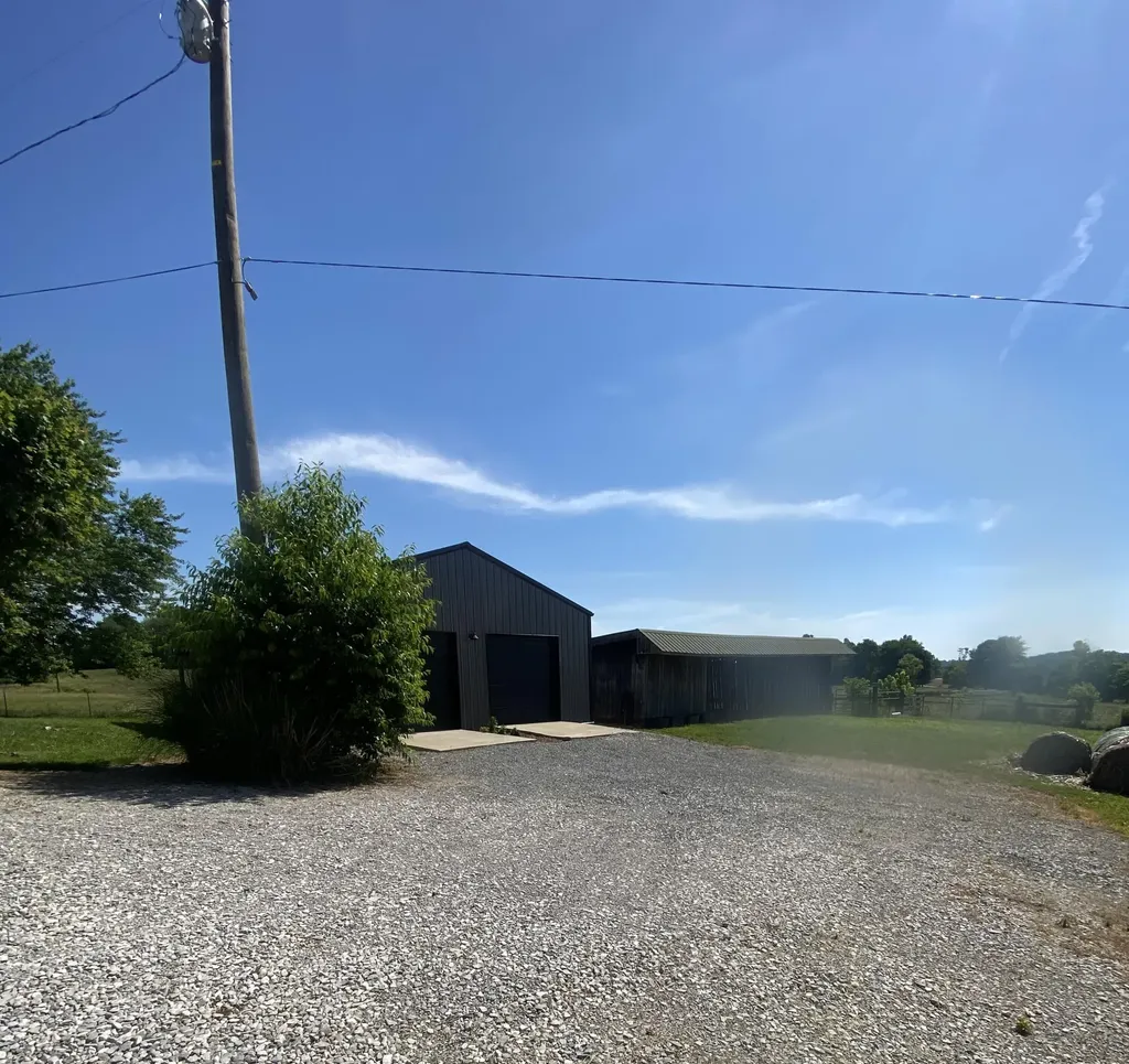 979 Walnut Grove School Road Waynesburg KY 40489