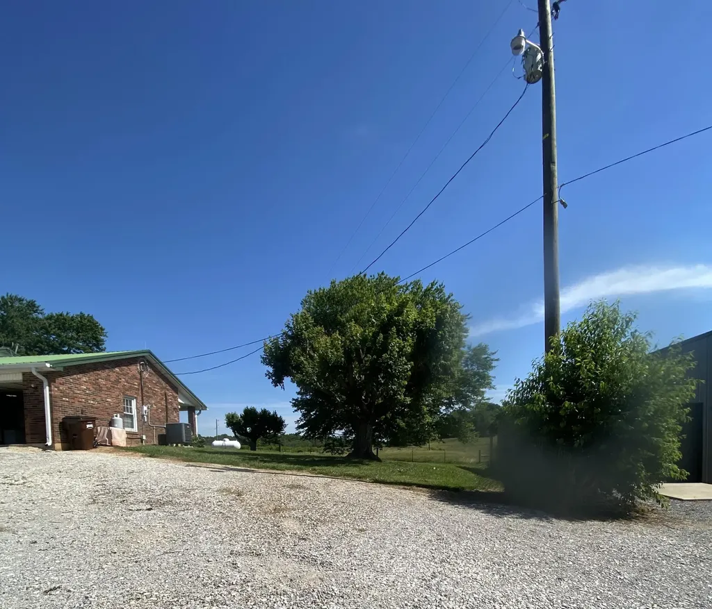 979 Walnut Grove School Road Waynesburg KY 40489