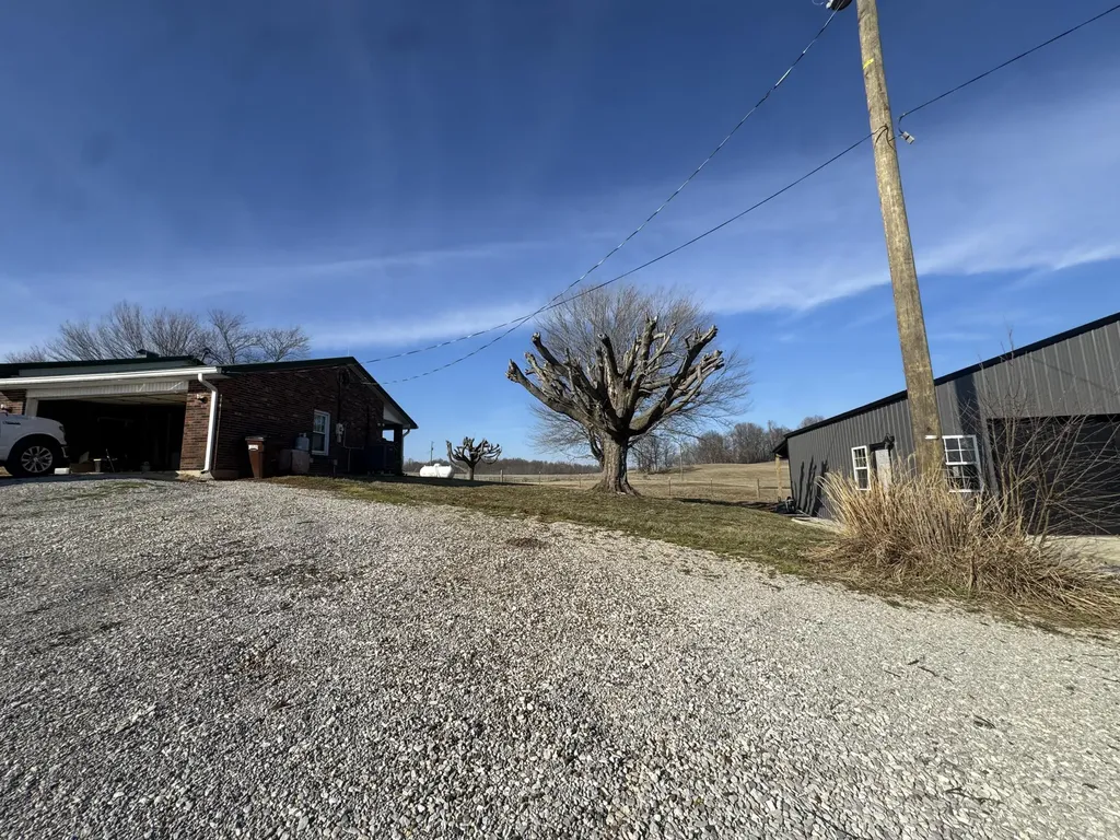 979 Walnut Grove School Road Waynesburg KY 40489