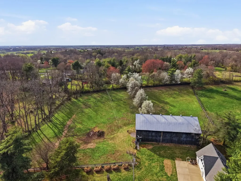 235 Lakewood Drive Nicholasville KY 40356