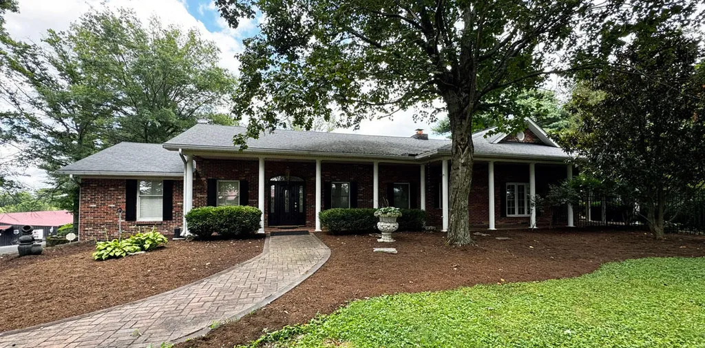 5028 Ashgrove Pike Nicholasville KY 40356