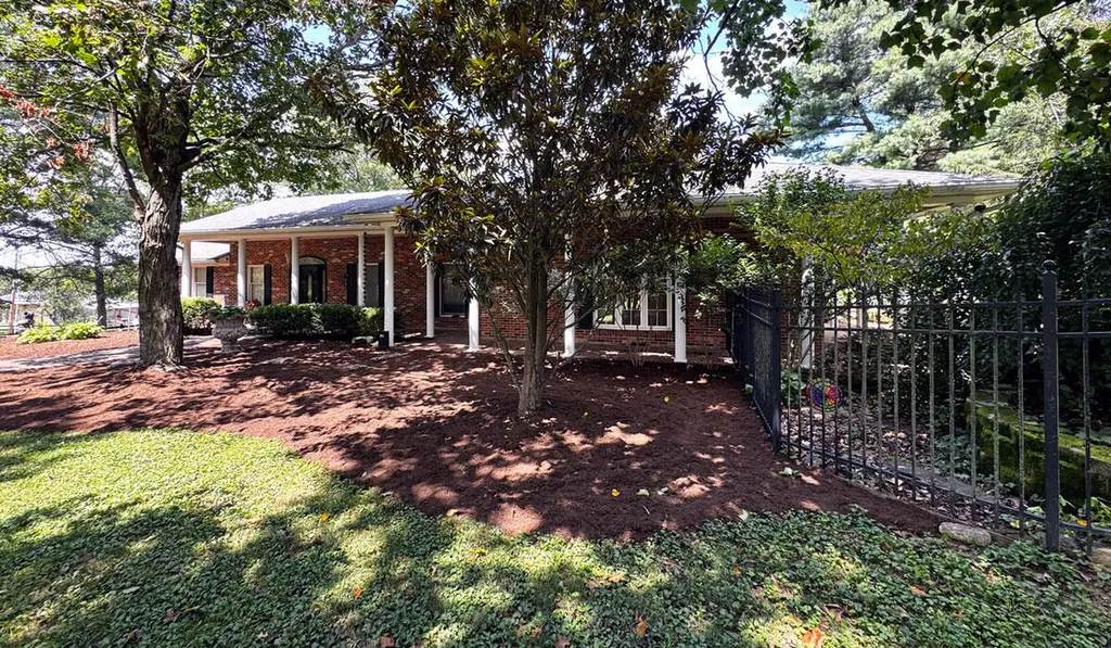 5028 Ashgrove Pike Nicholasville KY 40356