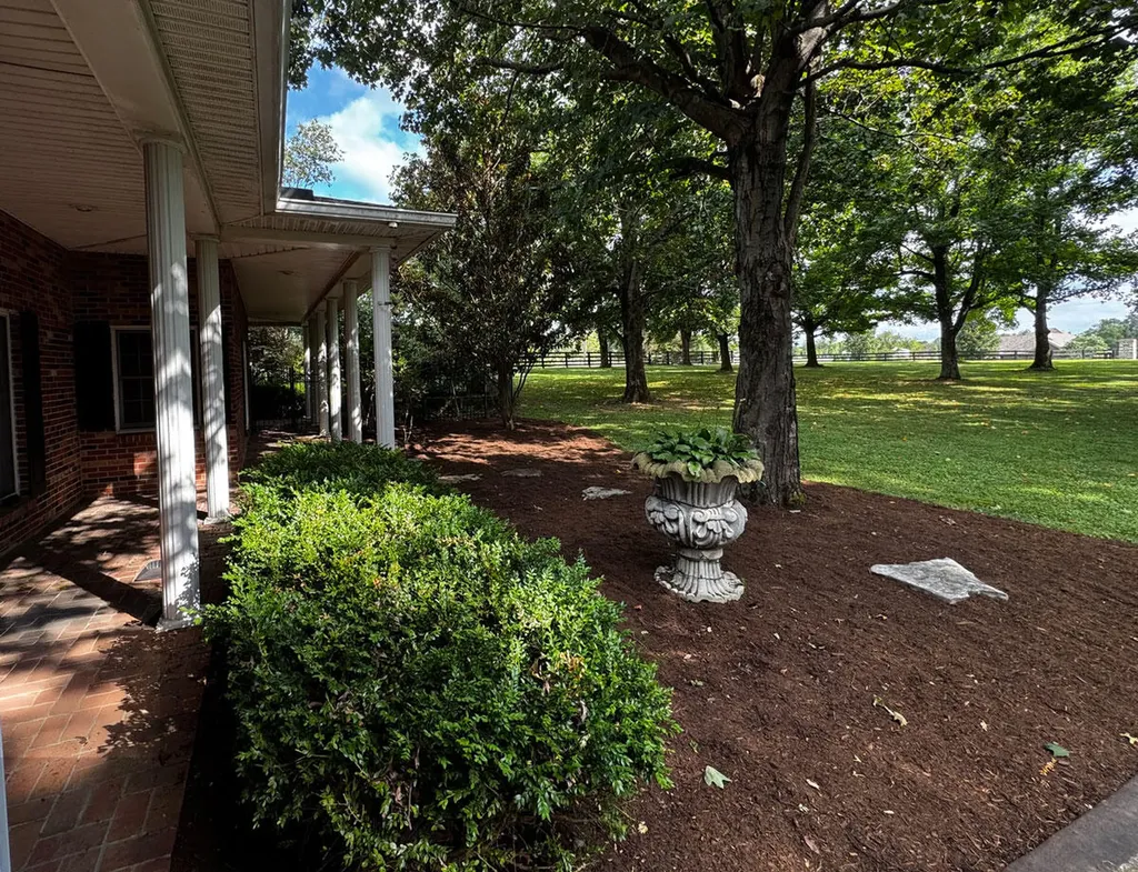 5028 Ashgrove Pike Nicholasville KY 40356
