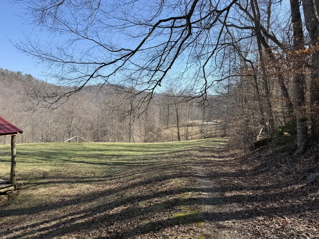 1657 Dry Hollow Road Monticello KY 42633