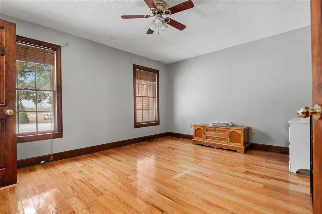9256 Cumberland Falls Highway Corbin KY 40701