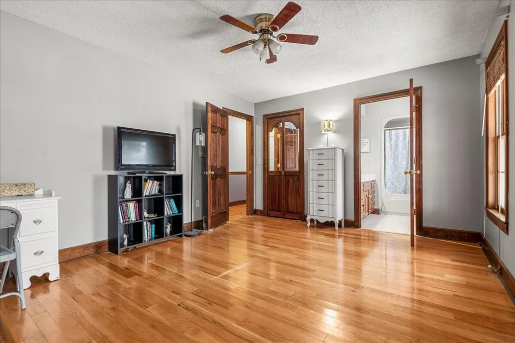 9256 Cumberland Falls Highway Corbin KY 40701